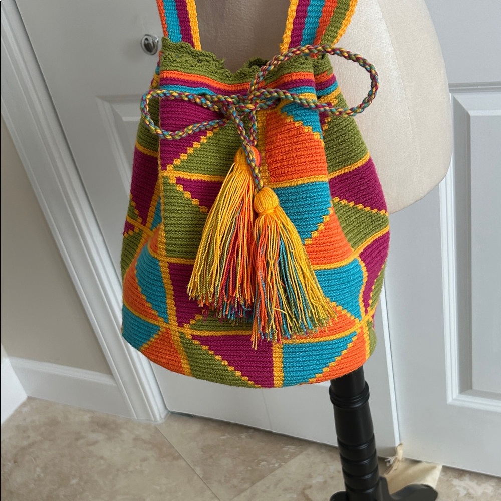 Bohemian Wayuu tribe handmade Bucket Shoulder Crossbody Bag. Multicolor - Picture 3 of 7
